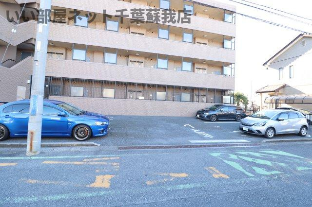 Biz STAY 千葉・蘇我の駐車場|駐車場に車を止められます