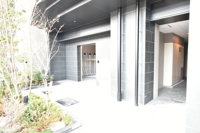 レーベン長岡天神ＣＲＥＳＩＳＴのエントランス