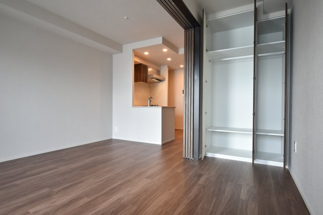 レーベン長岡天神ＣＲＥＳＩＳＴの洋室