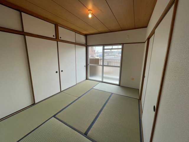 メゾン千代田の寝室|押入付きの和室。お子様のお昼寝や来客のお泊りにもすぐに対応ができます！