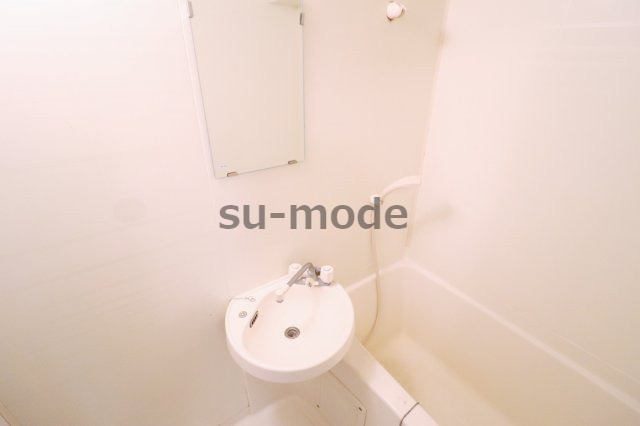 【洗面所】 | クリスタルシャトー | 別部屋写真