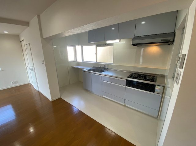 三旺マンション本山のキッチン|お料理好きに嬉しいシステムキッチン！