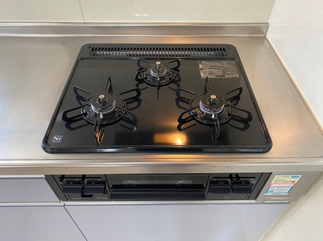 三旺マンション本山のキッチン|人気の3口コンロのグリル付きキッチンです♪