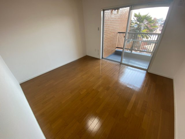 三旺マンション本山の寝室|寝室にいかがでしょうか【6.9帖】