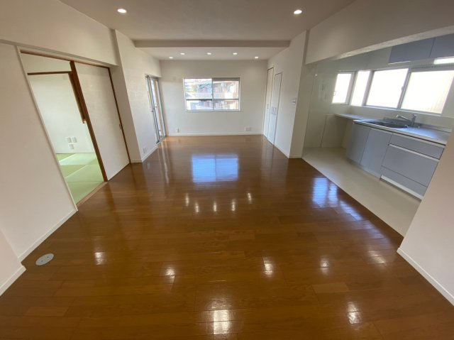 三旺マンション本山の居間・リビング|使いやすいリビングです