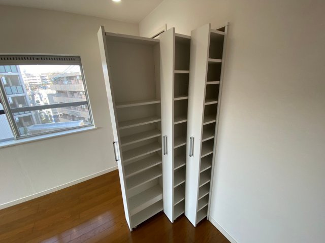 三旺マンション本山の収納|たっぷりとした収納スペースです