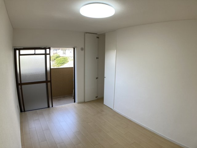 三旺マンション第三東山の子供部屋|6.9畳の洋室です。
北西側のお部屋になります。