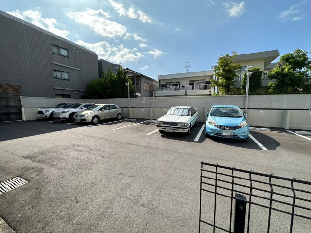 藤和シティコープ平和が丘の駐車場