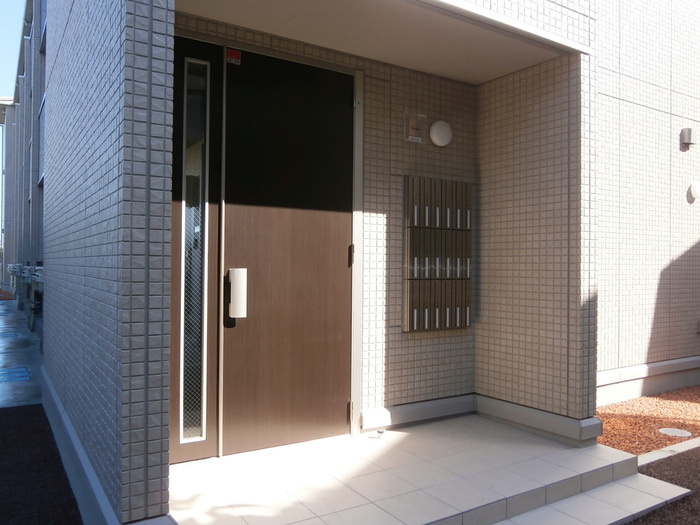 アクシア西本町のエントランス