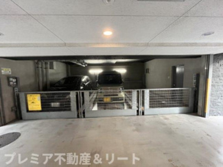 【駐車場】