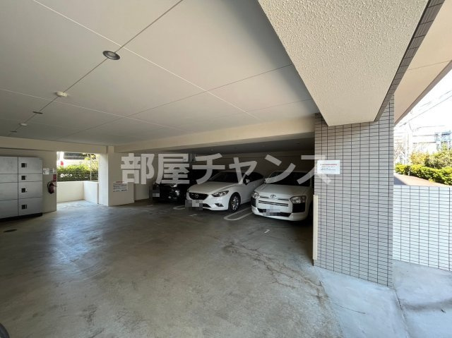 ArtizA東別院の駐車場