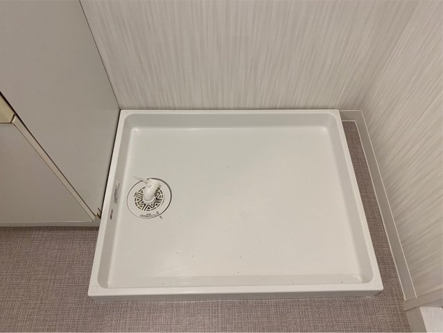 ユニーブルマンション本郷台のランドリースペース|防水パン付き洗濯機置場