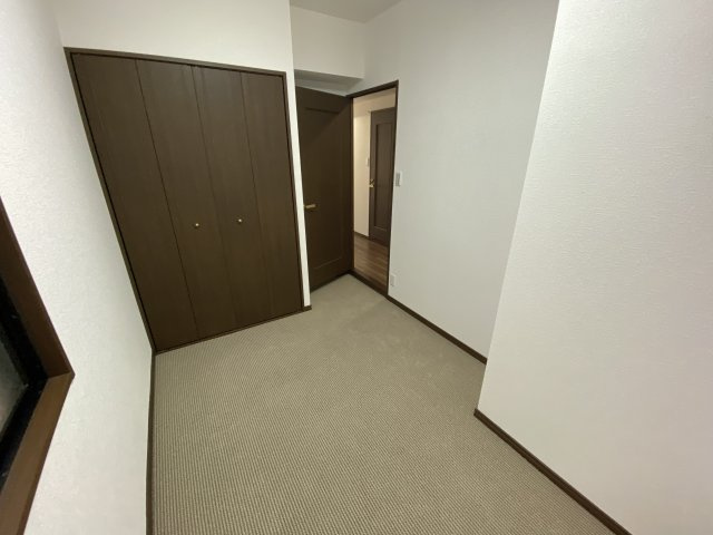 パラローク香流の洋室|各居室にはたっぷりの収納力あるクローゼットを完備。