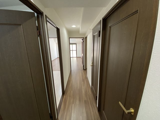 パラローク香流のその他|各居室へ繋がる廊下部分。