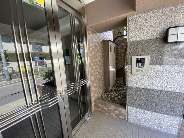 パラローク香流のその他|防犯が気になる方にオススメのオートロック付き