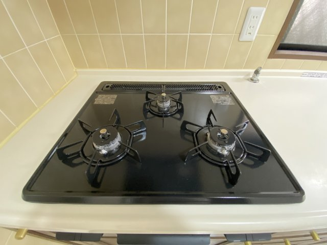 パラローク香流の設備|人気の3口コンロのグリル付きキッチンです♪