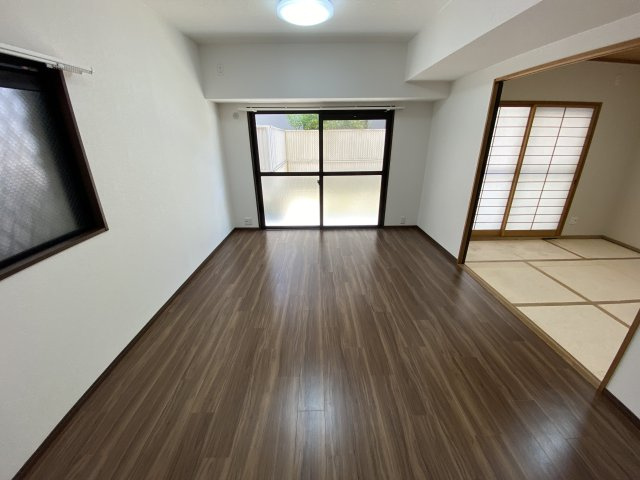 パラローク香流の居間・リビング|LDKと和室併せて約19.1帖の広々空間！