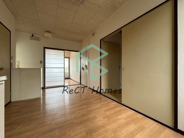 姫路市飾磨区中島のハイツの居間・リビング