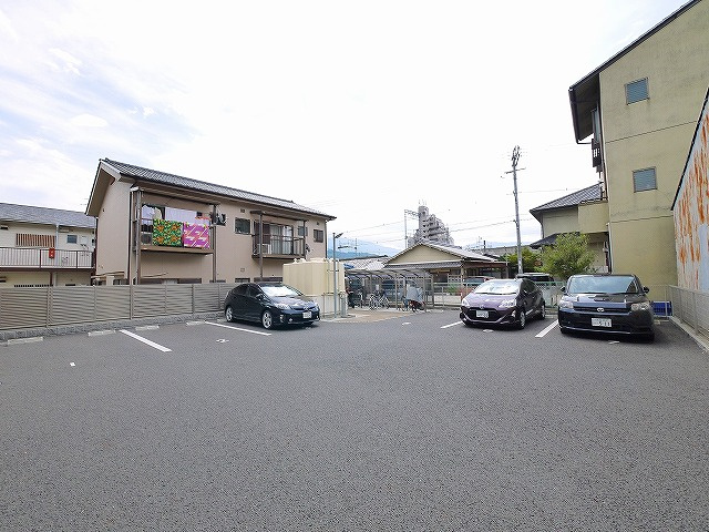 リバーサイド　ヴィラの駐車場|駐車場です