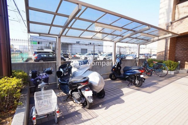 【その他共用部分】 | レジオン東大阪 | 【バイク置場】