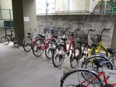 【その他共用部分】 | ポニークレスト上新庄 | 敷地内自転車置き場です