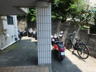 【その他共用部分】 | 多くのバイク、自転車等が置ける駐輪場です！