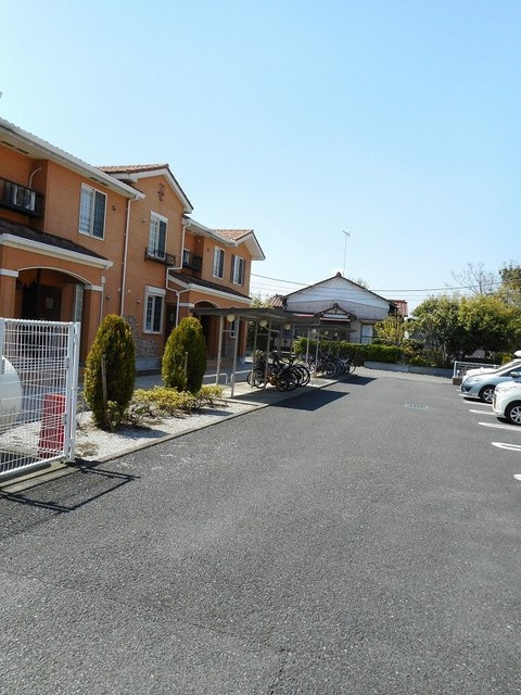 クリーンシャトー富士見第二の駐車場