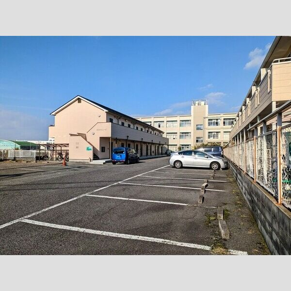 赤松コーポの駐車場