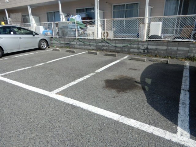 赤松コーポの駐車場