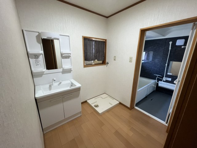 鏡町貝洲戸建ての独立洗面台