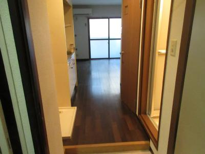 メルクマールK（メルクマールケー）の内装|玄関から