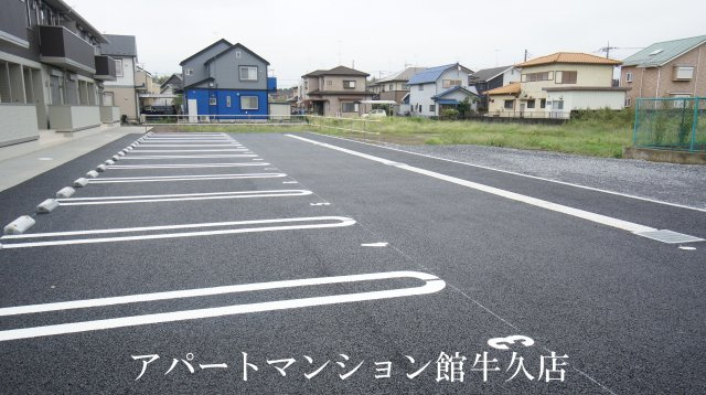 アビタシオンプリュネの駐車場