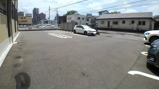 【駐車場】