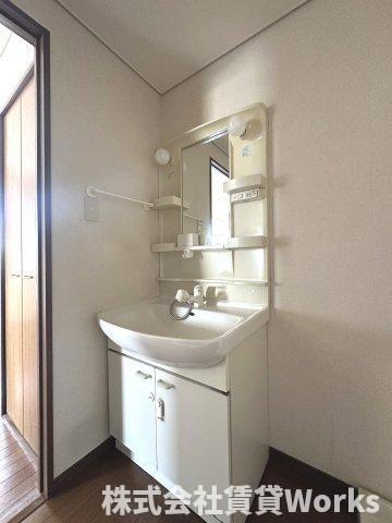 ル・モンド交成の洗面所|脱衣スペースもあります