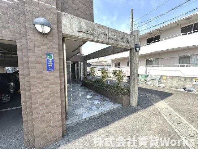 ル・モンド交成のエントランス|毎日通るエントランスはこのようになっています