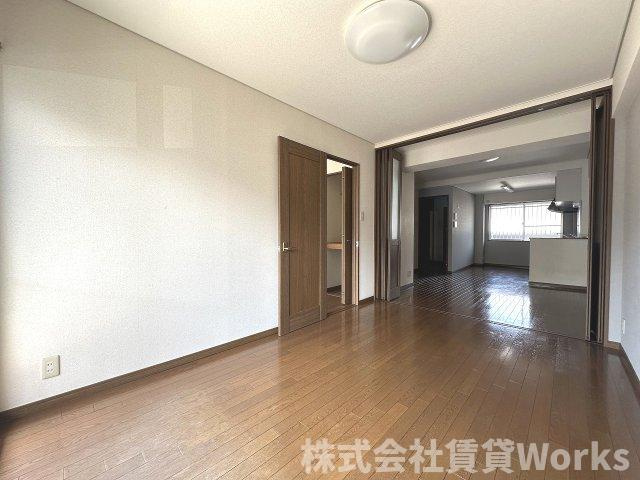 ル・モンド交成の居間・リビング|ゆったり過ごせる居間です