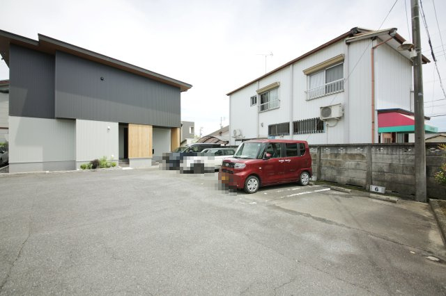 パルやなべの駐車場