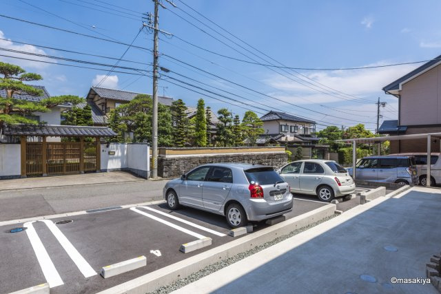 エスポワールYの駐車場