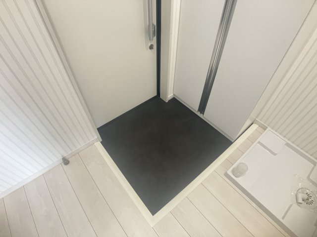 メゾン・ド・ルミエール国府台の玄関