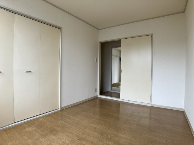 ドミール北国分の洋室