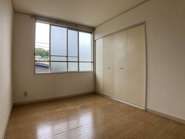 ドミール北国分の洋室