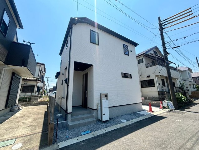 越谷市宮本町3丁目　新築戸建ての外観