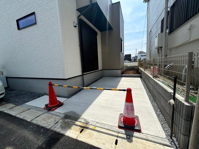 越谷市宮本町3丁目　新築戸建ての駐車場