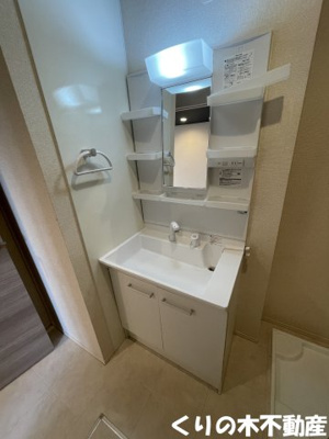 【洗面所】 | メゾン山居 | 忙しい朝には欠かせない洗面所です