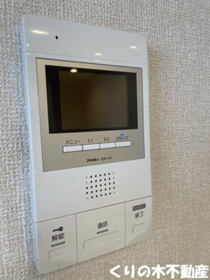 【セキュリティ】 | メゾン山居 | モニター付きインターホン完備