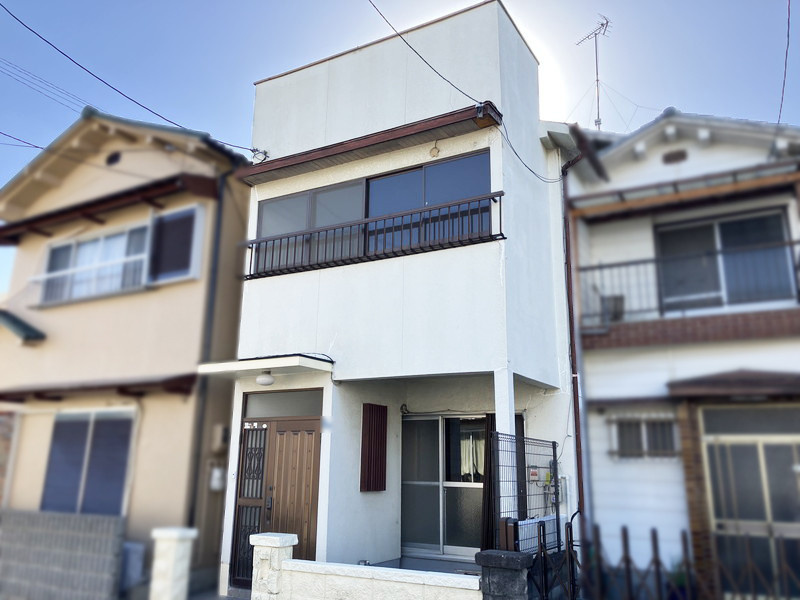 北岸和田3丁目　中古一戸建ての外観|新しい生活にいかがでしょうか？外観はお住まいの顔になります。こだわりたいポイントですね。外壁塗装や屋根塗装のご相談も承っております。
■現地内覧・資金計画相談・住宅ローン相談もお問合せ受付中■