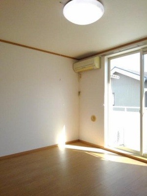 【居間・リビング】 | メゾン二見 | ゆったり過ごせる居間です