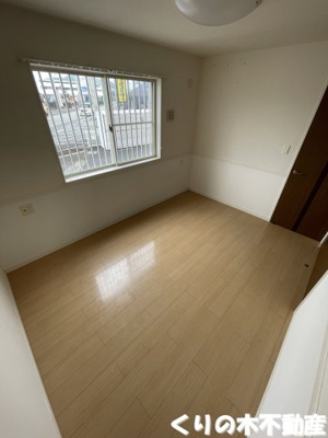 【寝室】 | LUNAⅡ SAKURAI | 開放的な寝室です