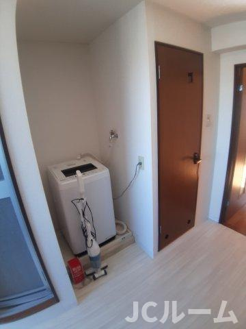 ベロウ栄の玄関