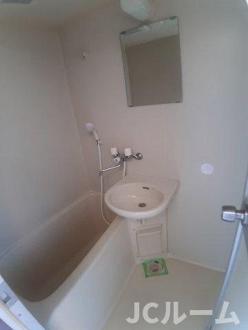 ベロウ栄の浴室